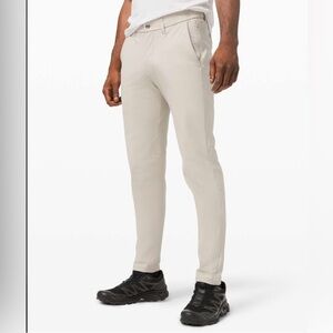 Lululemon Commission Pant Slim in Silverstone (Light Khaki) - 31/26